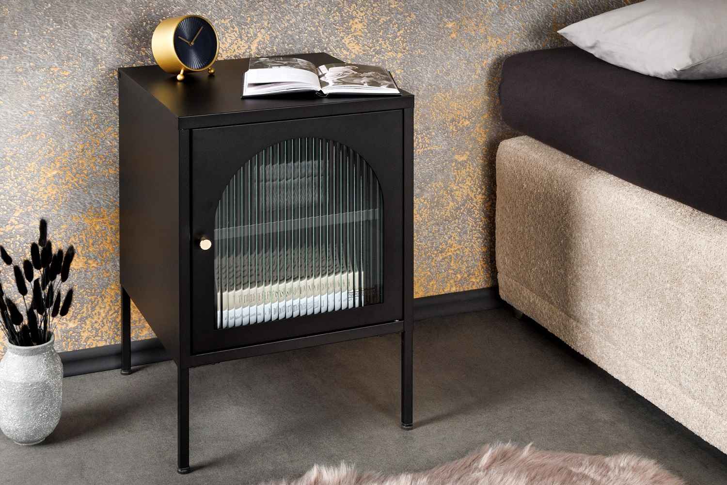 LuxD Dizajnový nočný stolík Taisiya 61 cm čierny